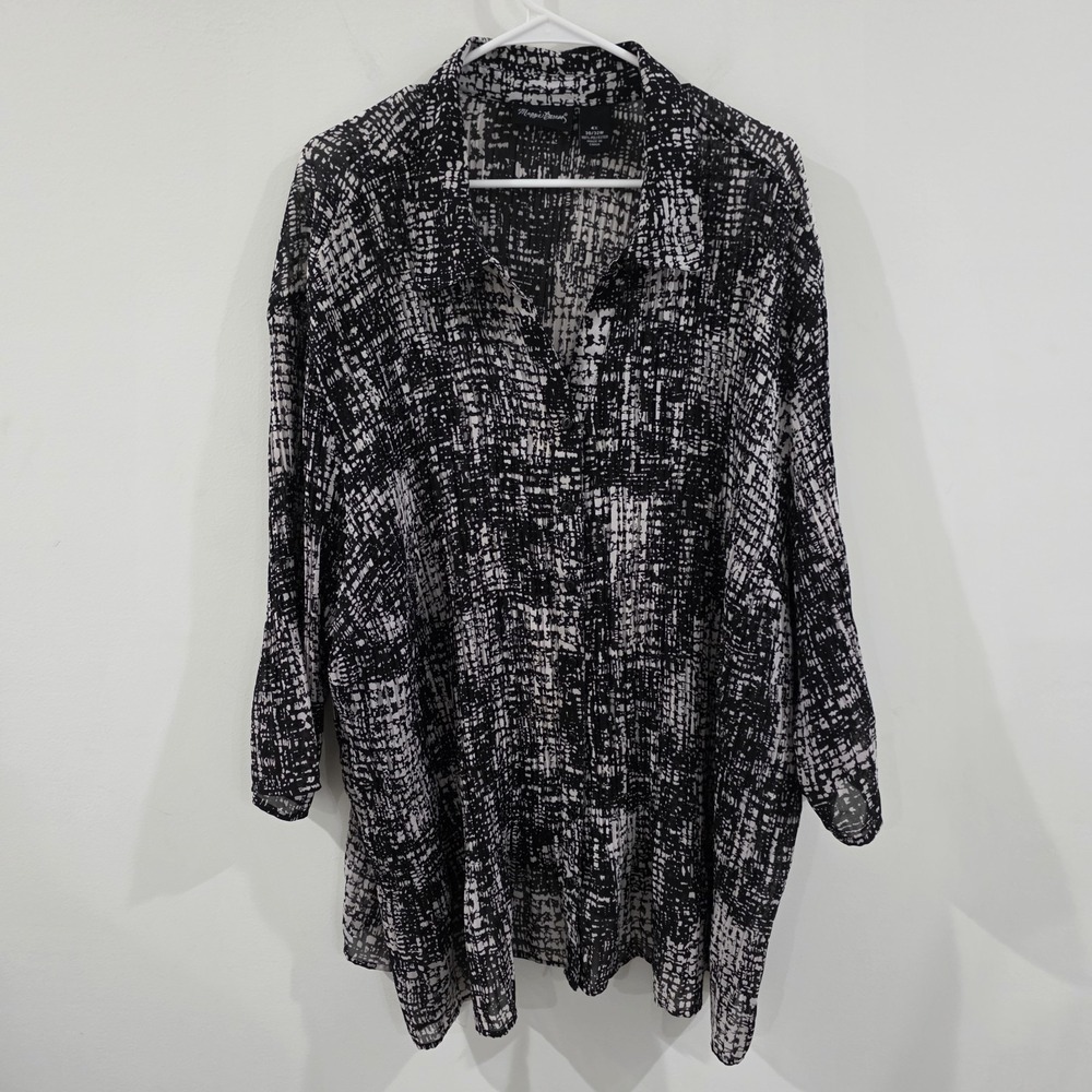 Maggie Barnes Black & White Abstract Button-Down Tunic